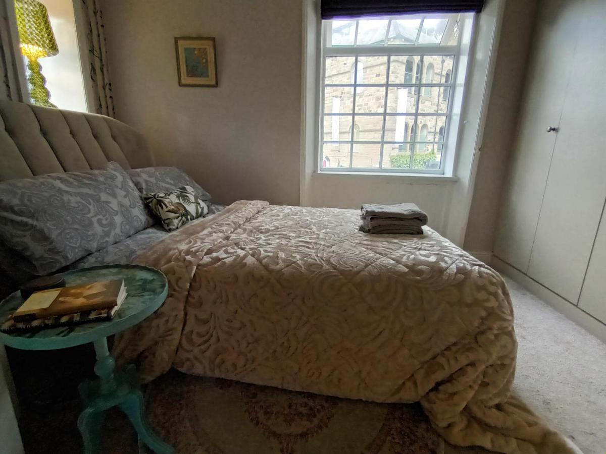 Bohemian 5-Bed Regency Townhouse in Hebden Bridge Villa Buitenkant foto